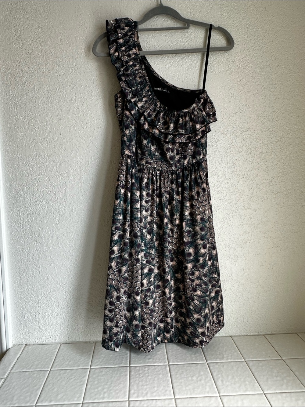 Kensie One-Shoulder Ruffle Floral Dress